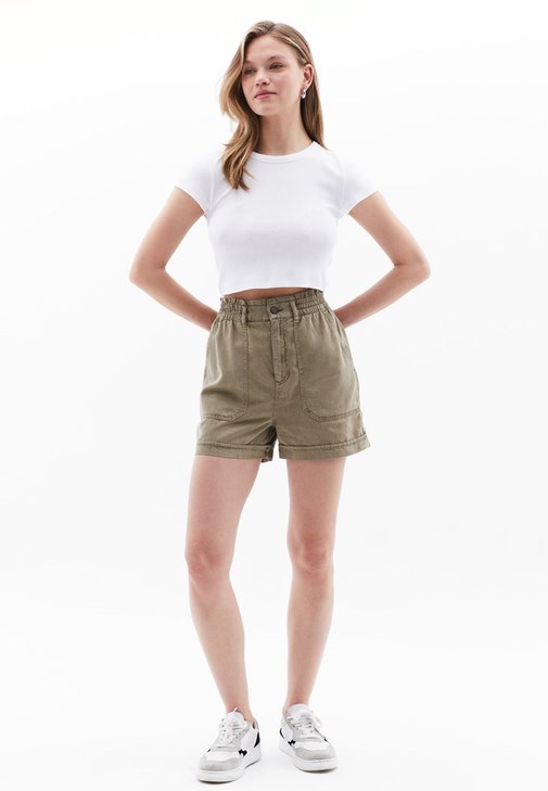 Tencel Mini Şort ve Crop Tişört Kombini