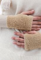 Bayan Bej Peluş Eldiven 