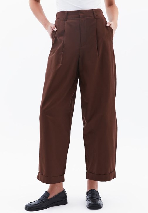 Balon Pantolon ve Büzgülü Bluz Kombini