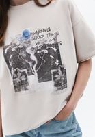 Oversize Tişört ve Denim Kombini