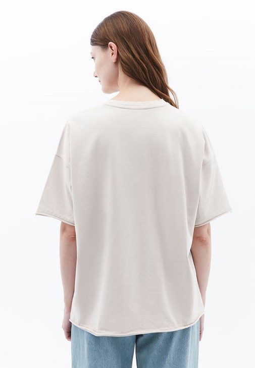 Oversize Tişört ve Denim Kombini