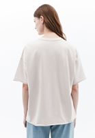 Oversize Tişört ve Denim Kombini