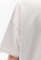 Oversize Tişört ve Denim Kombini