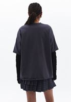 Oversize Tişört ve Mini Etek Kombini