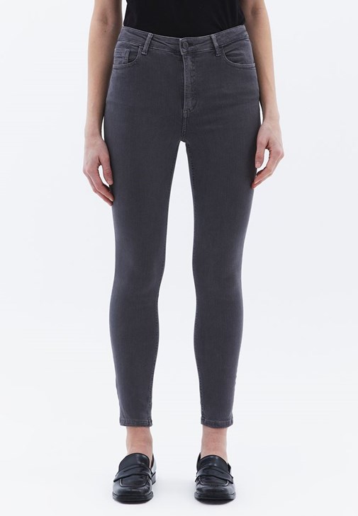 Skinnny-Fit Pantolon ve Atlet Kombini