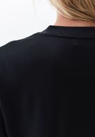 Bayan Siyah Parlak Dokulu Sıfır Yaka Tişört