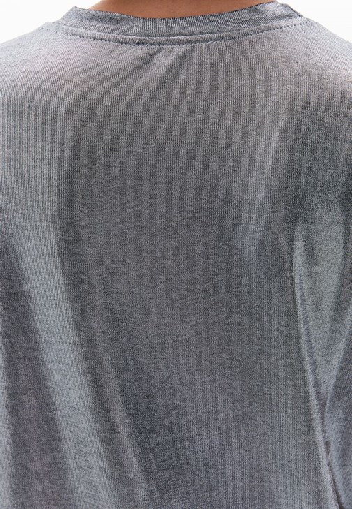 Mom-Fit Pantolon ve Tişört Kombini