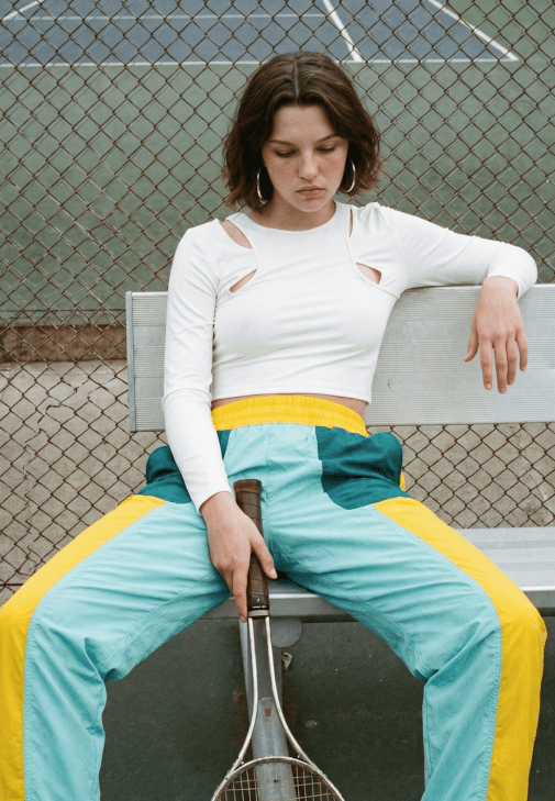 Krem Cut-Out Detaylı Crop Tişört