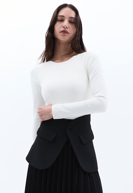 Siyah Düğme Detaylı Kemer