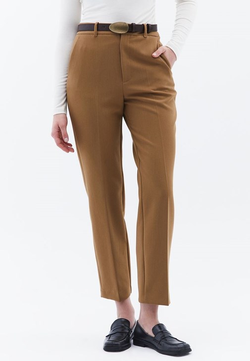 Slim-Fit Pantolon ve Atlet Kombini