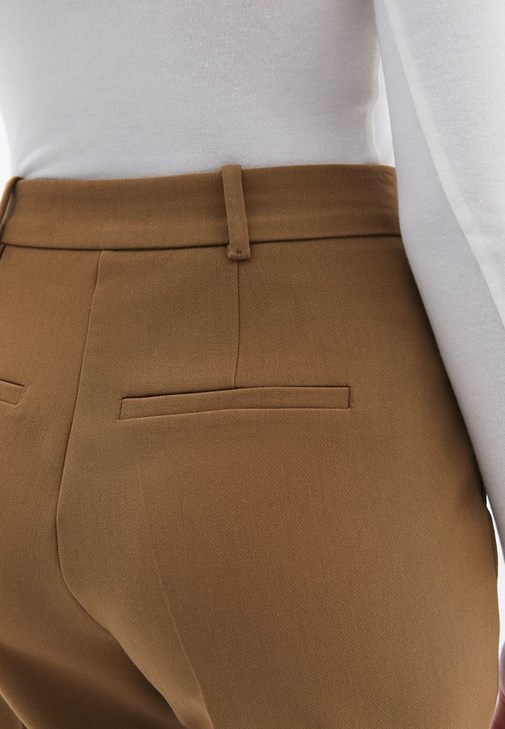 Slim-Fit Pantolon ve Atlet Kombini