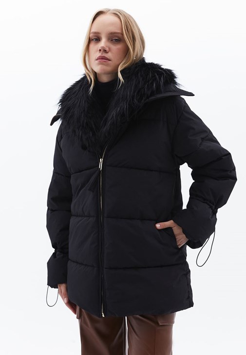 Siyah Kürk Yaka Cepli Mont