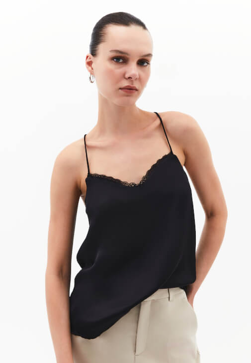 Siyah İnce Askılı Dantelli Atlet