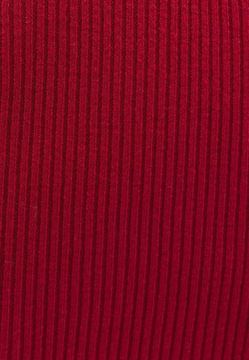 Kapüşonlu Mont ve Pantolon Kombini