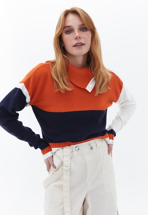 Çok Renkli Yaka Detaylı Crop Kazak