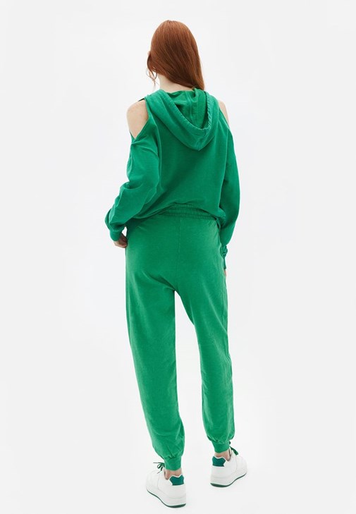 Jogger Pantolon ve Sweatshirt Kombini