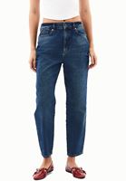 Mom-Fit Denim ve Pamuklu Atlet Kombini