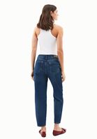 Mom-Fit Denim ve Pamuklu Atlet Kombini