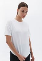 Loose-Fit Tişört ve Bootcut Pantolon Kombini
