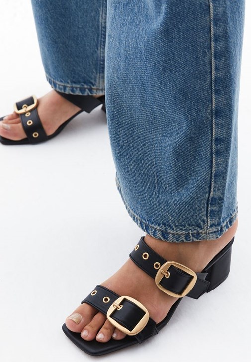  Toka Detaylı Topuklu Terlik