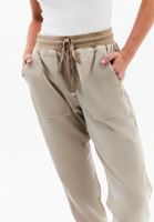 Jogger Pantolon ve Oversize Tişört Kombini