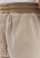 Jogger Pantolon ve Oversize Tişört Kombini