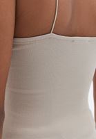 Askılı Atlet ve Barrel-Fit Pantolon Kombini