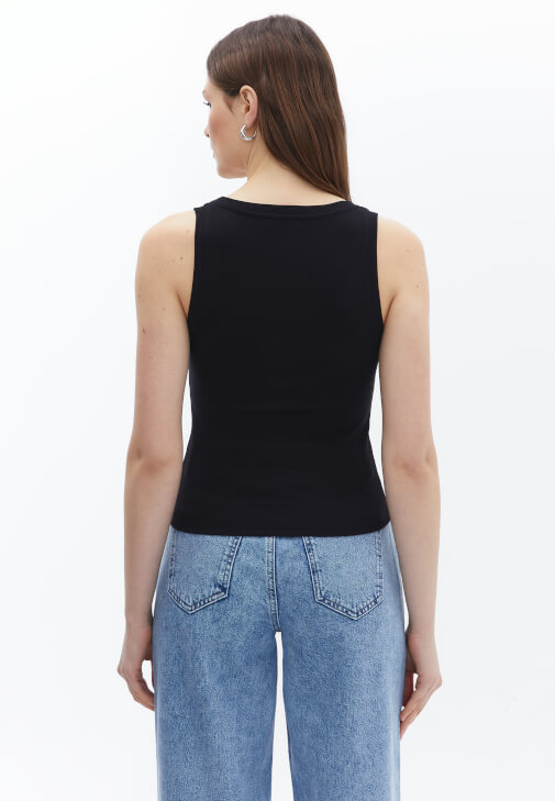 Kare Yaka Atlet ve Oversize Ceket Kombini