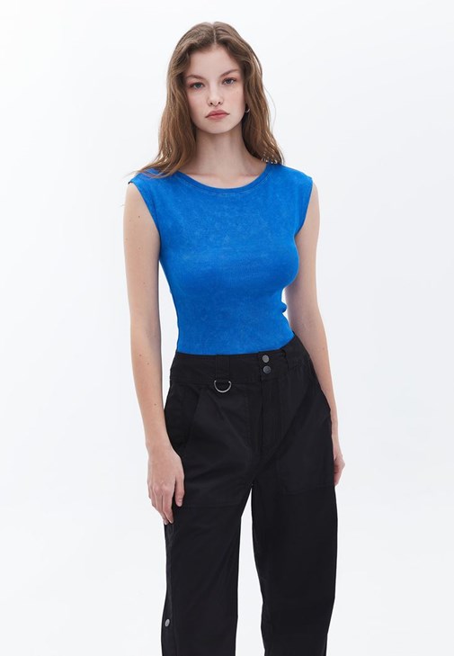 Mavi Yıkamalı Bot Yaka Tişört