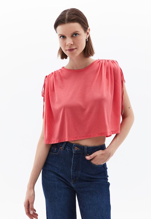 Kırmızı Büzgü Detaylı Oversize Tişört ( MODAL )