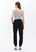 Orta Bel Jogger ve Dikişsiz Crop Top Kombini