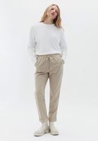 Carrot-Fit Pantolon ve Sweatshirt Kombini