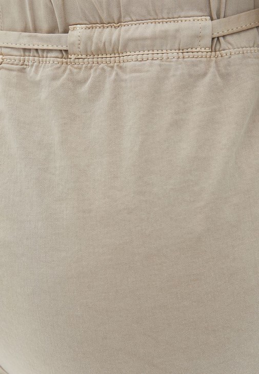 Carrot-Fit Pantolon ve Sweatshirt Kombini