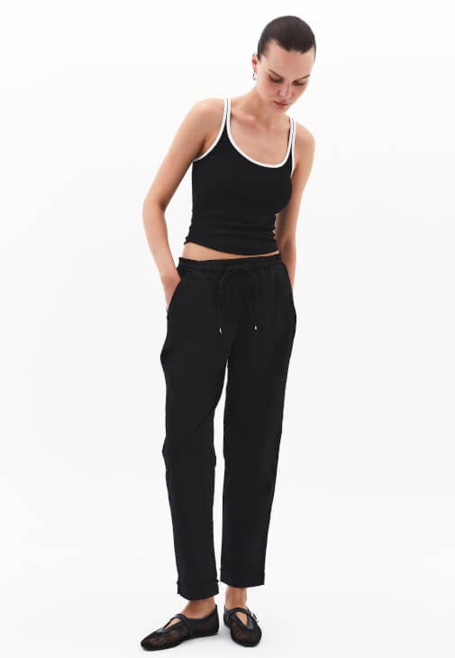 Carrot-Fit Pantolon ve  Oversize Sweatshirt Kombini