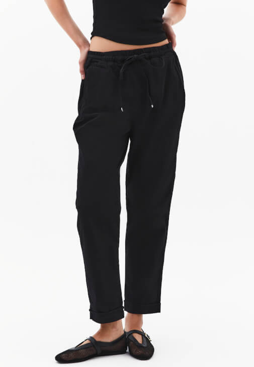 Carrot-Fit Pantolon ve  Oversize Sweatshirt Kombini