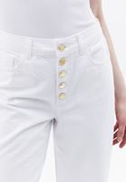 Düğmeli Pantolon ve Halter Yaka Atlet Kombini