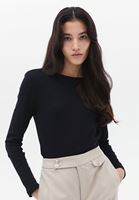 Bot Yaka Tişört ve Carrot-Fit Pantolon Kombini