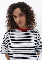 Oversize Tişört ve Wide-Leg Pantolon Kombini