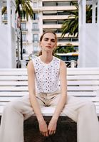 Bayan Beyaz Nakış Detaylı Crop Bluz
