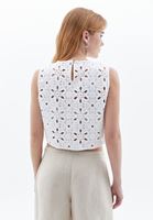 Bayan Beyaz Nakış Detaylı Crop Bluz