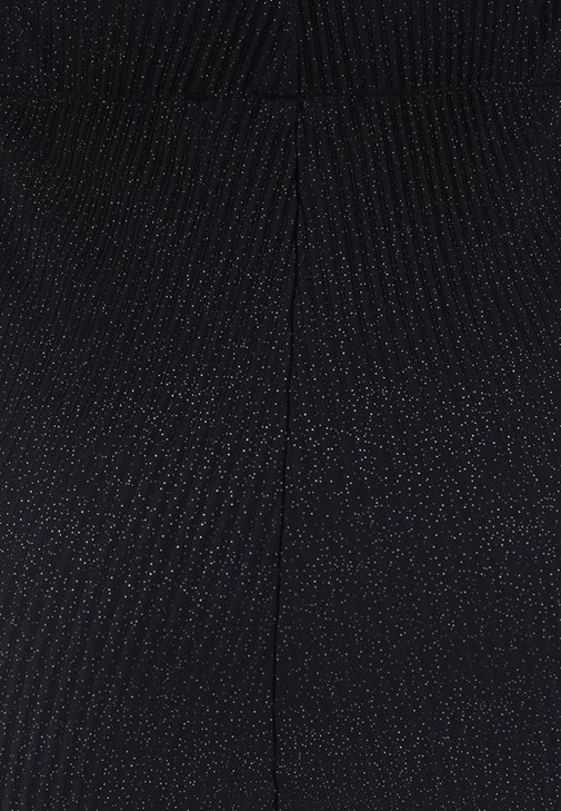 Straight-Fit Pantolon ve Modal Gömlek Kombini