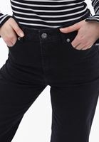 Wide-Leg Pantolon ve Balıkçı Yaka Tişört Kombini