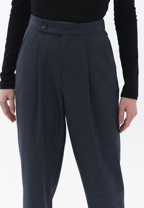 Oversize Blazer Ceket ve Yüksek Bel Pantolon Kombini