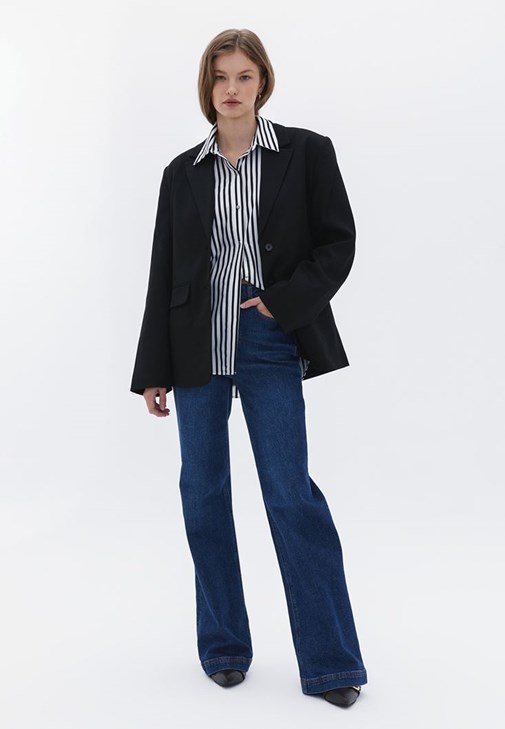 Çizgili Gömlek ve Wide-Leg Pantolon Kombini