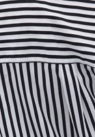 Çizgili Gömlek ve Wide-Leg Pantolon Kombini