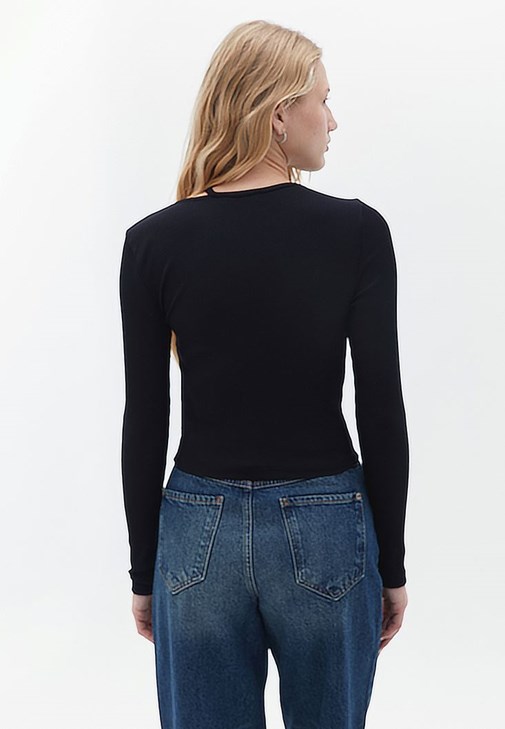 Asimetrik Yaka Crop Top ve Pantolon Kombini