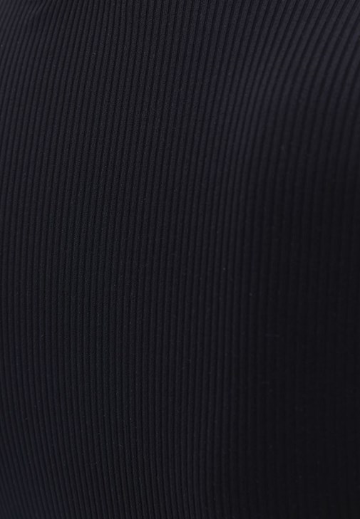 Asimetrik Yaka Crop Top ve Pantolon Kombini