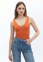 V Yaka Bodysuit ve Denim Pantolon Kombini