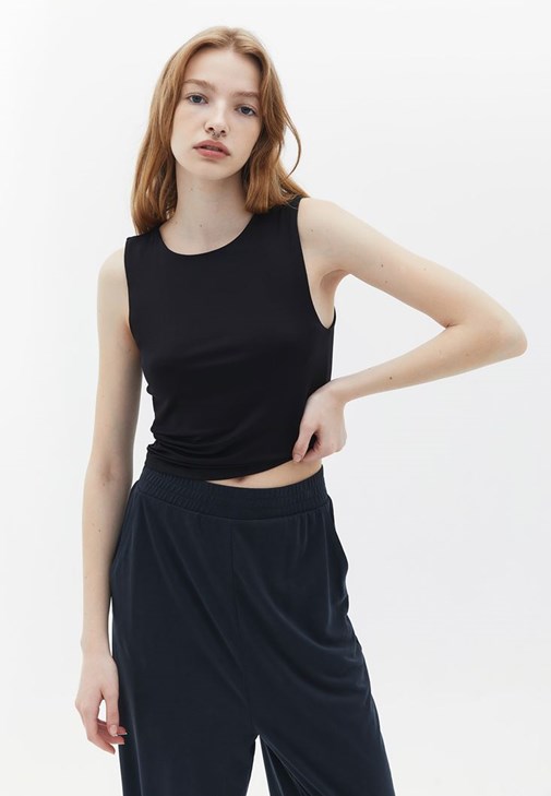 Siyah Yumuşak Dokulu Sıfır Yaka Atlet