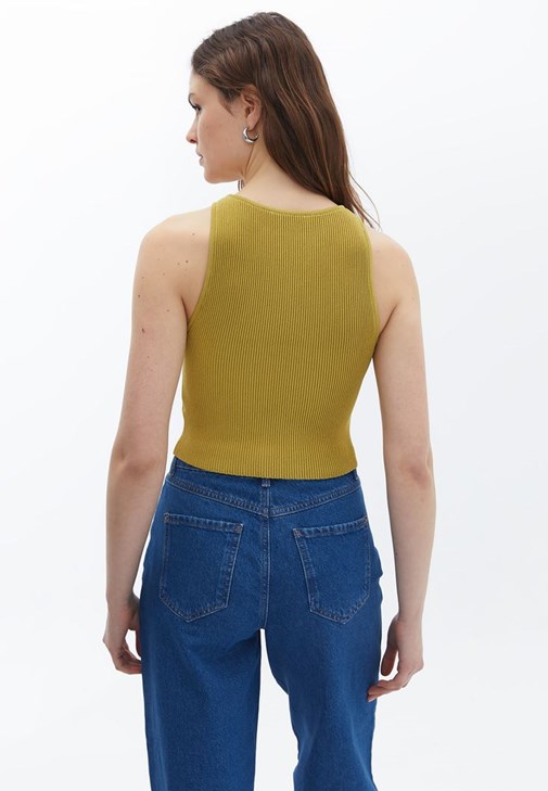 Crop Atlet ve Mom-Fit Pantolon Kombini